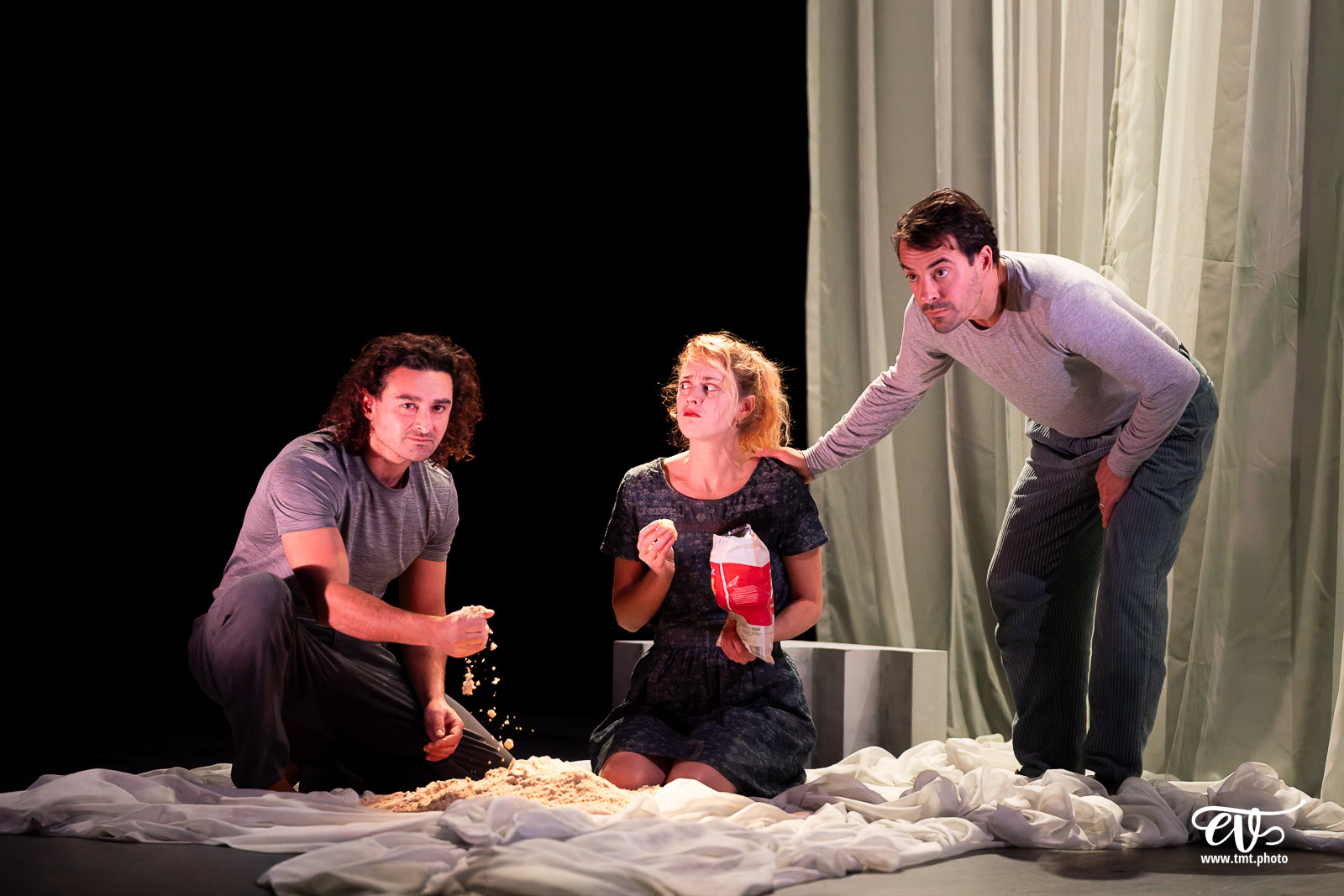 REVENIR (CIE LE TALON ROUGE)